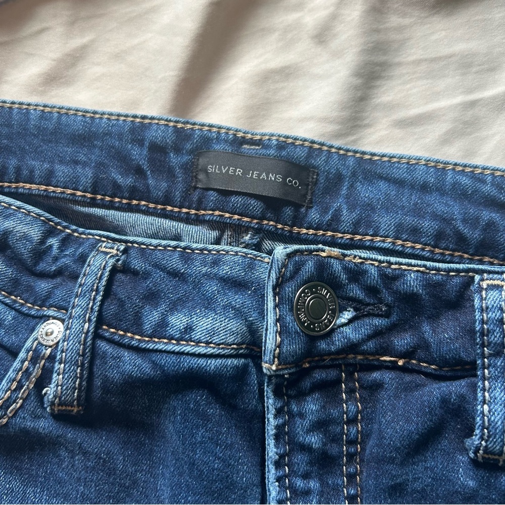 Silver Jeans Co. Women's Boyfriend Mid Rise Slim Leg Jean - Picture 4 of 7